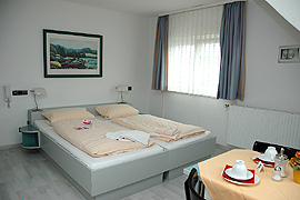 Doppelzimmer im Gästehaus Stapf, Ihrer Pension in Wiesbaden